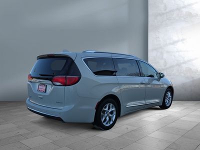 2020 Chrysler Pacifica - Photo 3