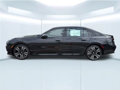 2026 BMW 740i - Photo 3