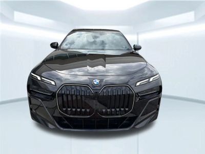 2026 BMW 740i - Photo 2