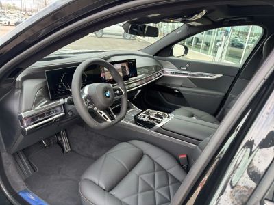 2026 BMW 740i - Photo 13
