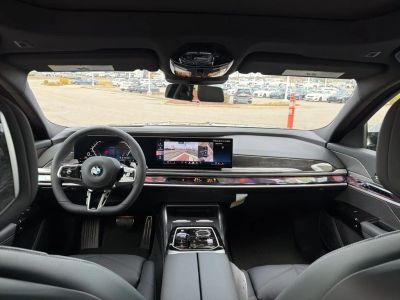 2026 BMW 740i - Photo 24