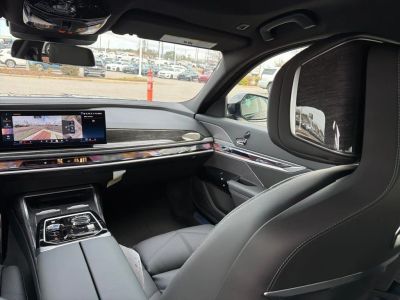 2026 BMW 740i - Photo 25