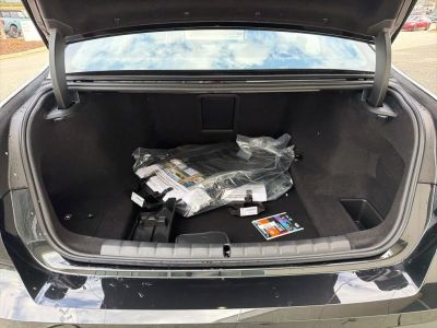 2026 BMW 740i - Photo 12