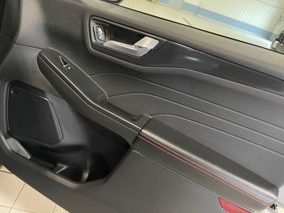 2024 Ford Escape — photo 10 view