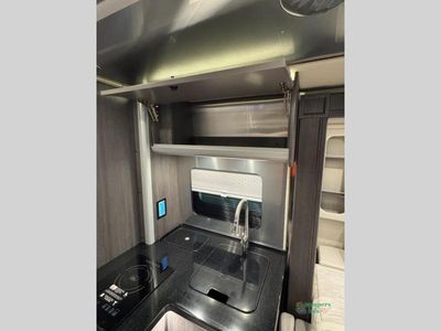 2025 Airstream Atlas - Photo 32