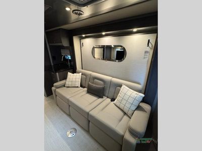 2025 Airstream Atlas - Photo 24
