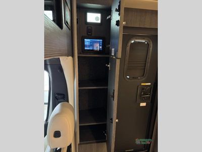 2025 Airstream Atlas - Photo 18