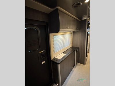 2025 Airstream Atlas - Photo 19