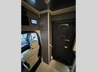 2025 Airstream Atlas - Photo 17
