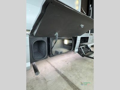 2025 Airstream Atlas - Photo 14