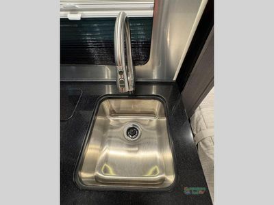 2025 Airstream Atlas - Photo 31
