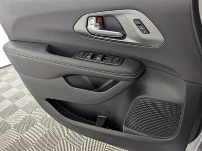 2026 Chrysler Pacifica — photo 28 view