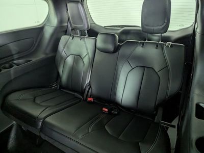2026 Chrysler Pacifica — photo 17 view