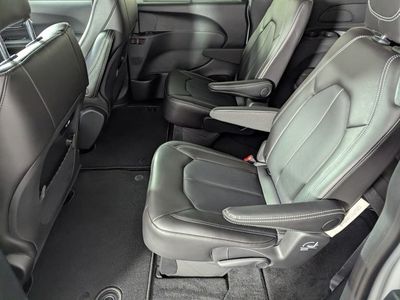 2026 Chrysler Pacifica — photo 14 view