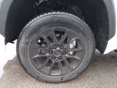 2023 Toyota Tundra 4WD — photo 10 view