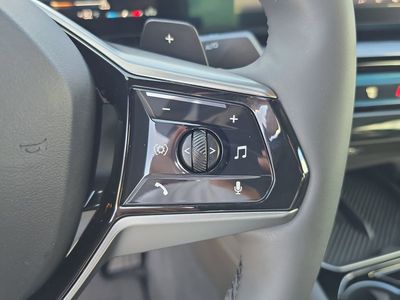 2025 BMW 5 Series - Photo 23