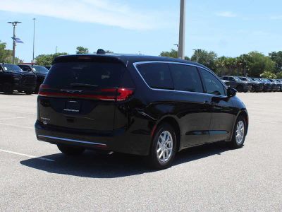 2027 Chrysler Pacifica — side profile view