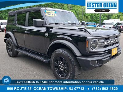 2023 Ford Bronco Big Bend in Shadow Black — front three-quarter view