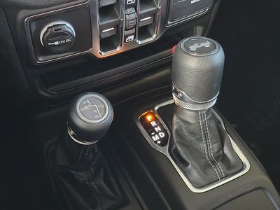 2026 Jeep Wrangler — photo 30 view