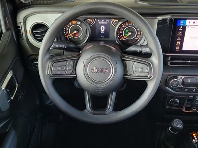 2026 Jeep Wrangler — photo 13 view