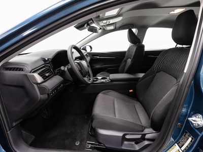 2026 Toyota Camry - Photo 4