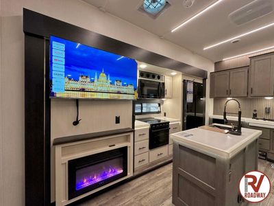 2025 Forest River RV Cherokee Arctic Wolf Suite - Photo 20
