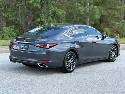 2025 Lexus ES 350 - Photo 11