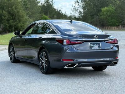 2025 Lexus ES 350 - Photo 9