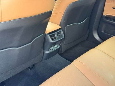 2025 Lexus ES 350 - Photo 25