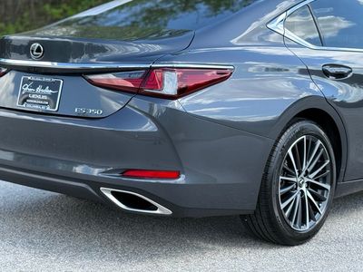 2025 Lexus ES 350 - Photo 13