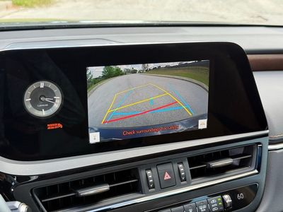 2025 Lexus ES 350 - Photo 34