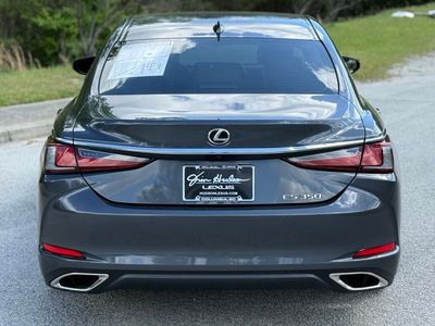 2025 Lexus ES 350 - Photo 10