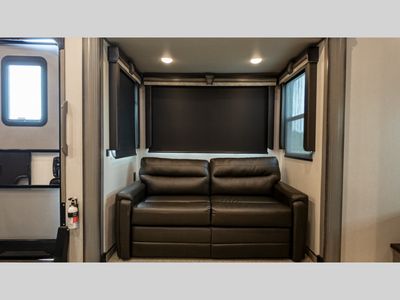 2020 Keystone RV Montana - Photo 33