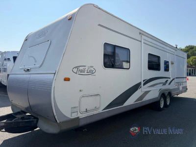 2005 R-Vision Trail Lite — interior view