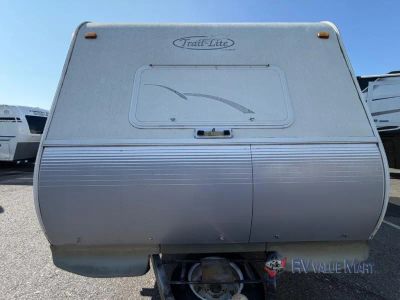 2005 R-Vision Trail Lite — rear three-quarter view