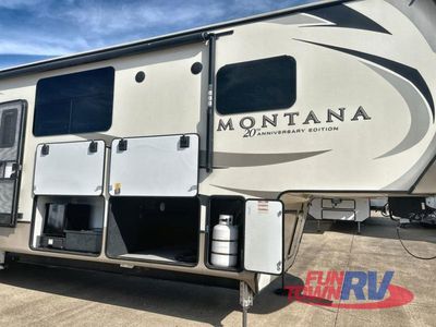 2019 Keystone RV Montana - Photo 15