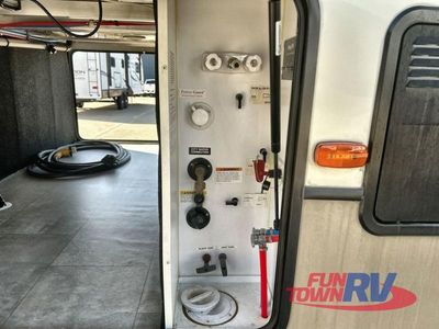 2019 Keystone RV Montana - Photo 35
