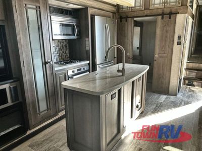 2019 Keystone RV Montana - Photo 6