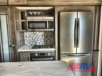 2019 Keystone RV Montana - Photo 18
