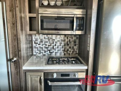 2019 Keystone RV Montana - Photo 21
