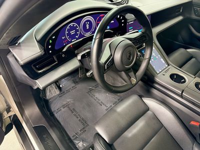 2025 Porsche Taycan - Photo 4