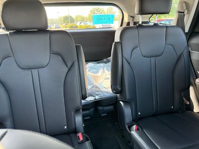 2026 Kia Sorento — photo 7 view