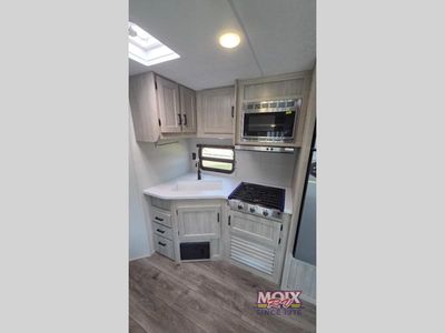 2026 Coachmen RV Catalina Summit Series 8 - Photo 8