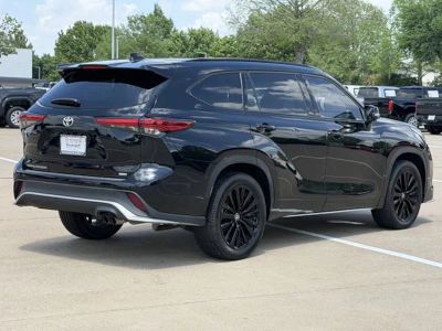 2023 Toyota Highlander - Photo 4