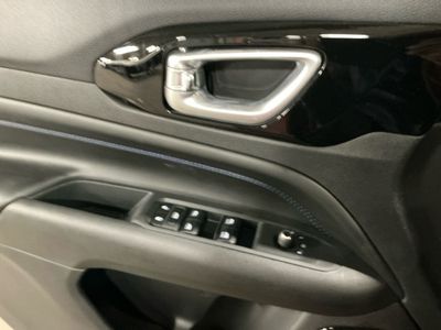 2026 Jeep Compass — photo 9 view