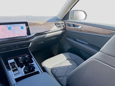 2026 Volkswagen Atlas — photo 18 view