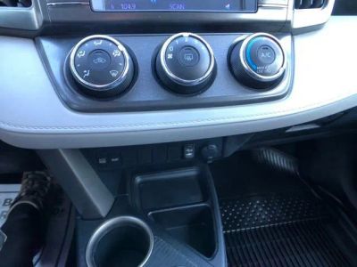 2013 Toyota RAV4 LE - Photo 19