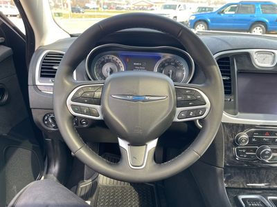 2022 Chrysler 300 - Photo 19