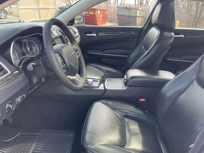 2022 Chrysler 300 - Photo 9