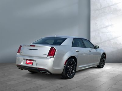 2022 Chrysler 300 - Photo 6